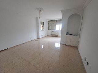 Piso en alquiler en El Juncal - Av. de la Paz en Sevilla