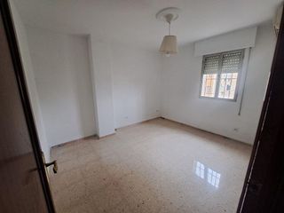 Piso en alquiler en El Juncal - Av. de la Paz en Sevilla