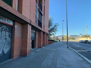Local comercial en alquiler en Baró de Viver en Barcelona