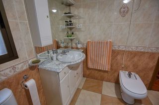 Casa adosada en venta en Guadix