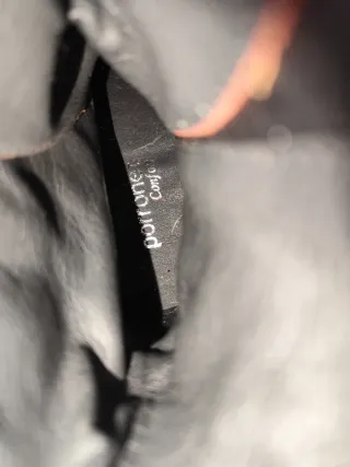 Botines polipiel rojos y negros