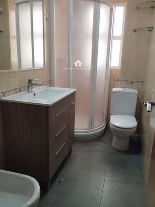 Piso en alquiler en Carolinas Bajas en Alicante