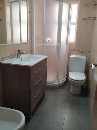 Piso en alquiler en Carolinas Bajas en Alicante