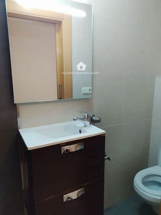 Piso en alquiler en Carolinas Bajas en Alicante