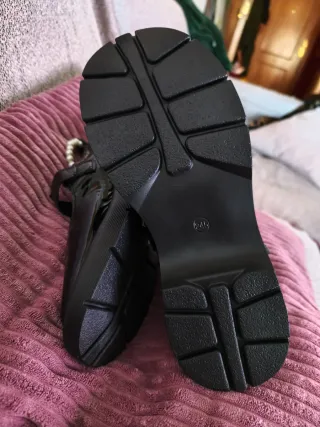 Zapatos charol negros hebilla perlas T39