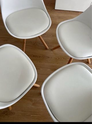 Juego de 4 sillas blancas asientos polipiel