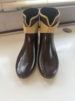 Botines de agua Katiuska marrones