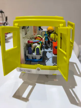 Ambulancia Playmobil