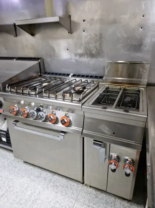 Lote de mobiliario de restaurante