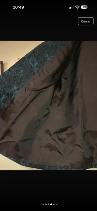 Elegante traje de chaqueta azul y verde