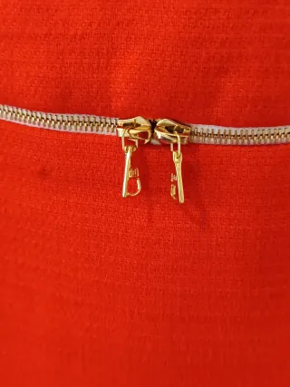 Falda Sandro Roja con cremallera dorada