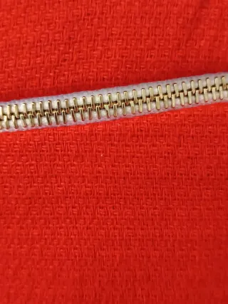 Falda Sandro Roja con cremallera dorada