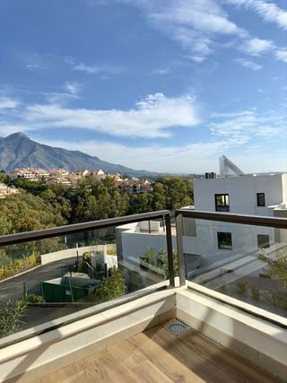 Piso en alquiler en Los Naranjos - Las Brisas en Marbella