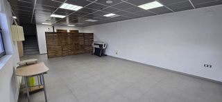 Local comercial en alquiler en Santa Cruz - Industria - Polígono Campollano en Albacete