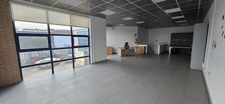 Local comercial en alquiler en Santa Cruz - Industria - Polígono Campollano en Albacete
