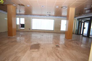 Local comercial en alquiler en Universidad en Ávila