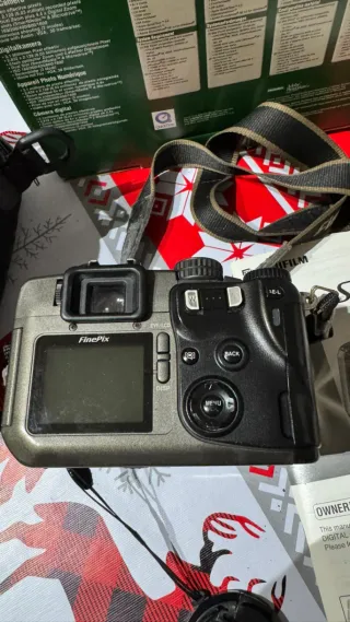 Cámara Digital Fujifilm FinePix S602 Zoom