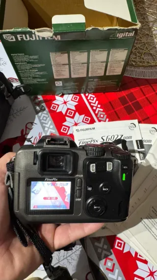 Cámara Digital Fujifilm FinePix S602 Zoom