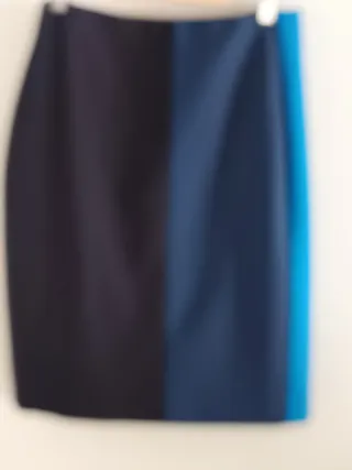 Falda recta Sandro azul y negra