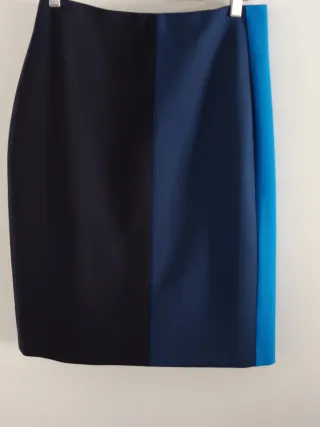 Falda recta Sandro azul y negra