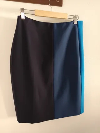 Falda recta Sandro azul y negra