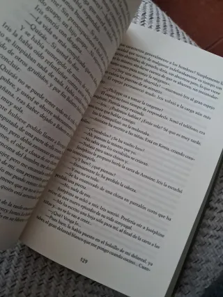 Los ojos amarillos de los cocodrilos (Ficción) ...