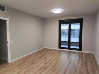 Piso en alquiler en Colores - Entreparques en Sevilla