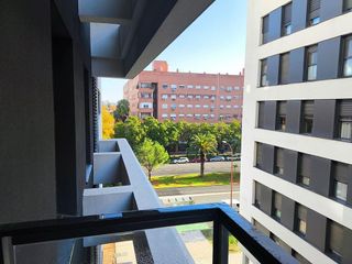 Piso en alquiler en Colores - Entreparques en Sevilla