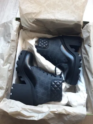 Stivaletti Gucci Pelle  GG