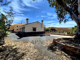 Chalet en venta en Álora
