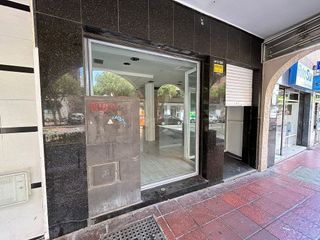 Local comercial en alquiler en Barrio Alto - San Félix - Oliveros - Altamira en Almería