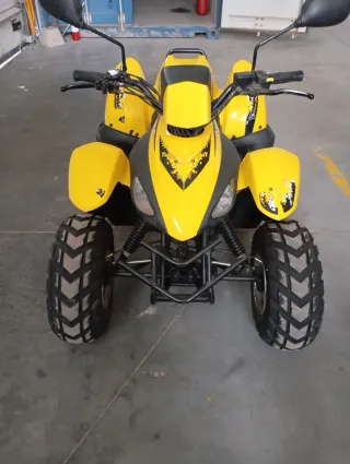 Quad Metrakit Quark 50 Amarillo