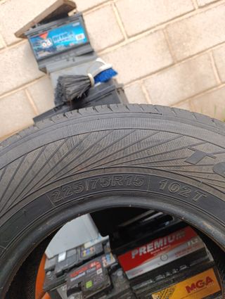 Neumáticos 225/75R15 102T - 4 Disponibles