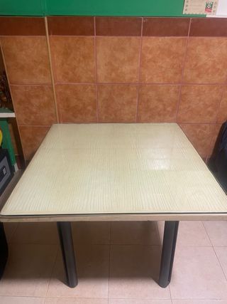 Mesa camilla de hierro  con cristal