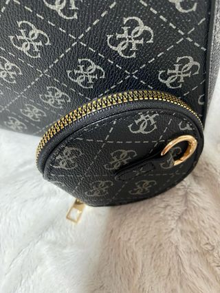 Bolso Negro y Dorado