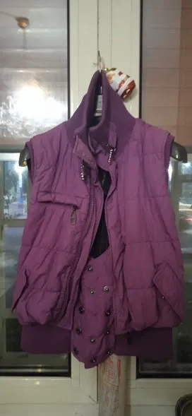 Gilet imbottito viola collo alto