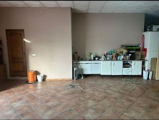 Local comercial en venta en Coria del Río
