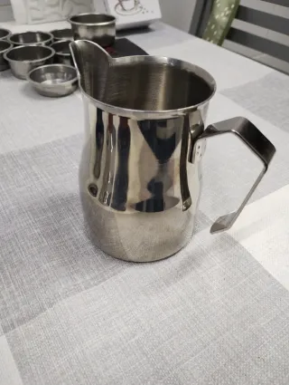 Cafetera Delonghi Dedica + Accesorios