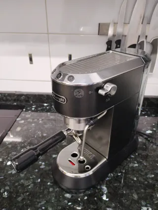 Cafetera Delonghi Dedica + Accesorios