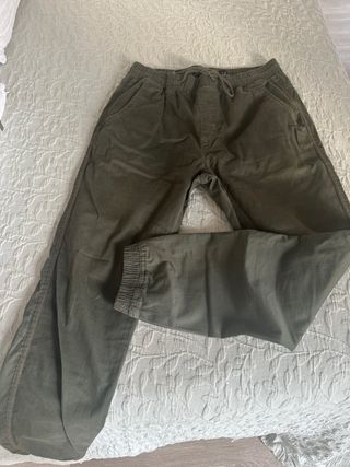 Pantalón cargo verde hombre