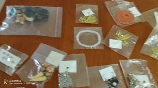 bracciali orecchini collane  bigiotteria