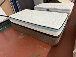 CANAPÉ Y COLCHON VISCO 105x200