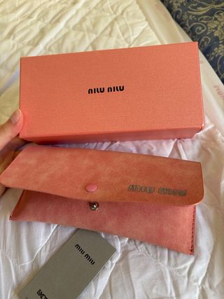 Gafas de sol Miu Miu negras
