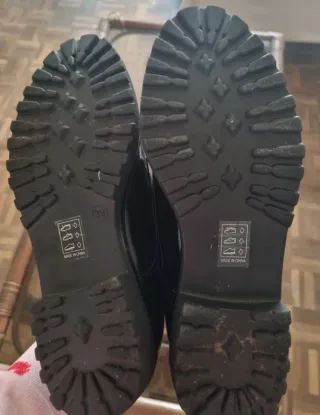 Zapatos negros de plataforma con cordones