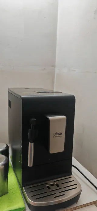 Cafetera Ufesa Super Automática