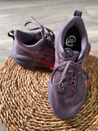 ASICS Novablast 5 Zapatillas Running Mujer