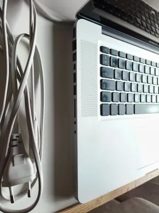 MacBook Pro Apple Plata