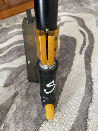 Patín profesional negro y amarillo