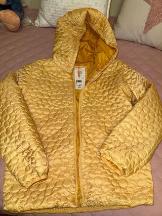 Chaquetón niña amarillo talla 11-12 sin estrenar