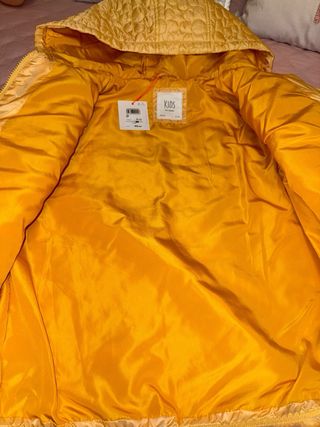 Chaquetón niña amarillo talla 11-12 sin estrenar